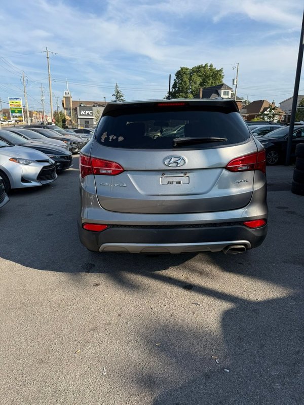 2013 Hyundai Santa fe - Image 2