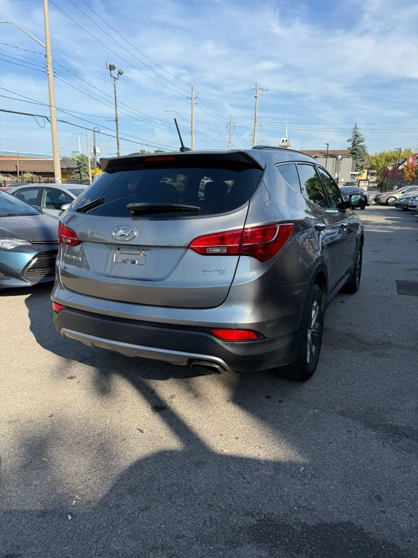 2013 Hyundai Santa fe - Image 3