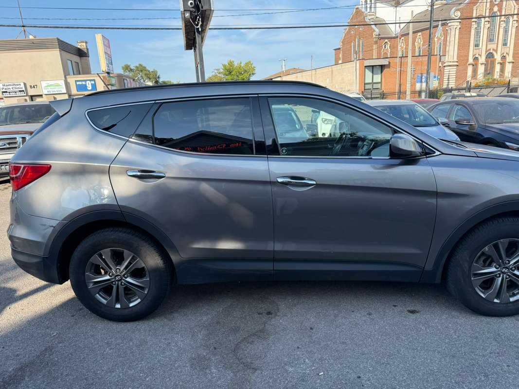 2013 Hyundai Santa fe - Image 4