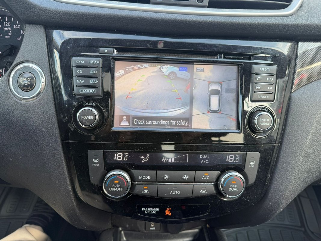 2016 NIssan Rogue - Image 2