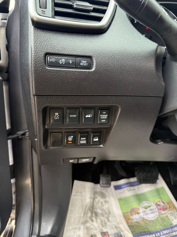 2014 NIssan Rogue - Image 3