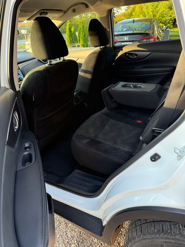 2016 NIssan Rogue - Image 5