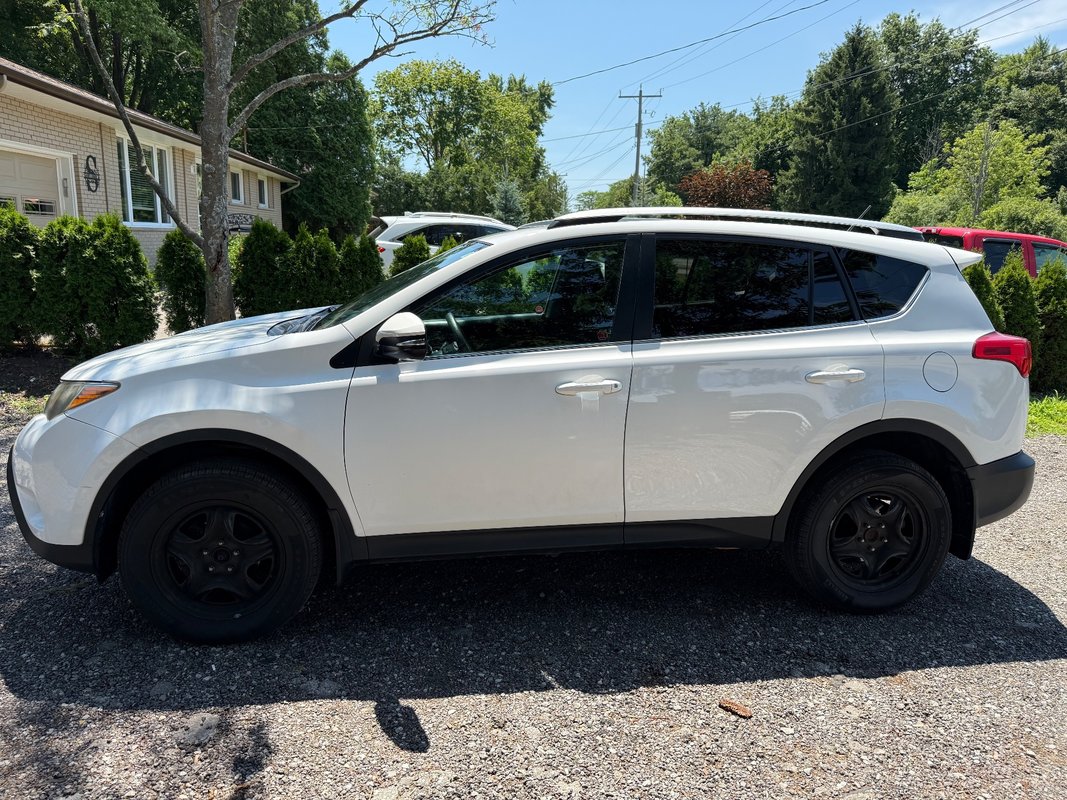 2014 TOYOTA RAV4 - Image 4