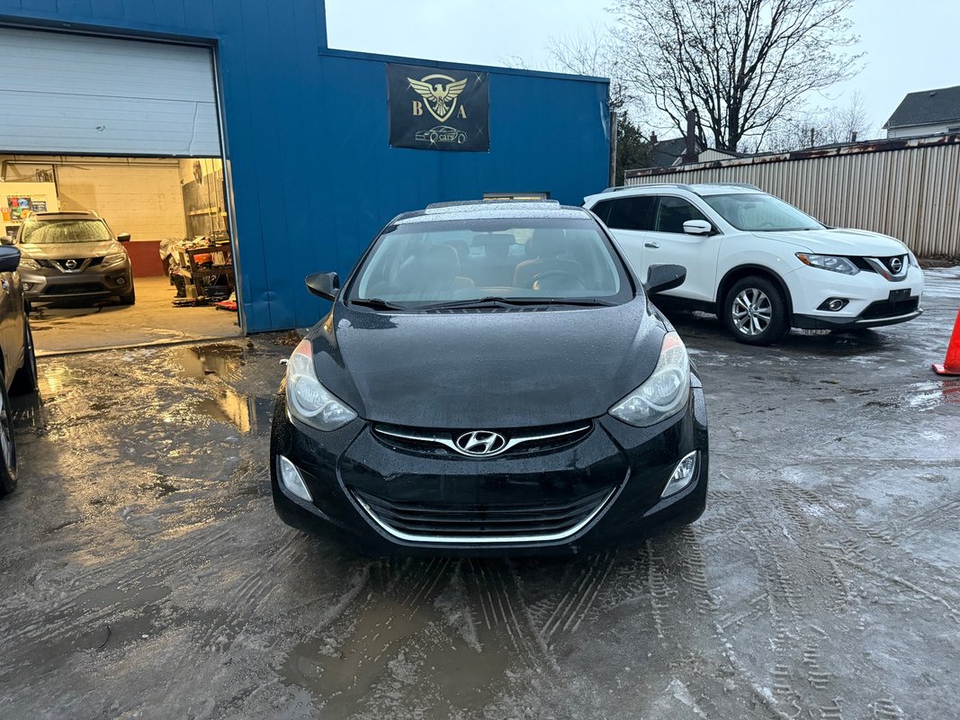 2013 HYUNDAI Elantra - Image 1