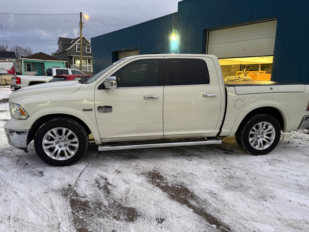 2017 RAM 1500 - Image 4