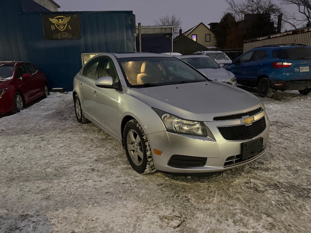 2011 CHEVROLET Cruze - Image 2