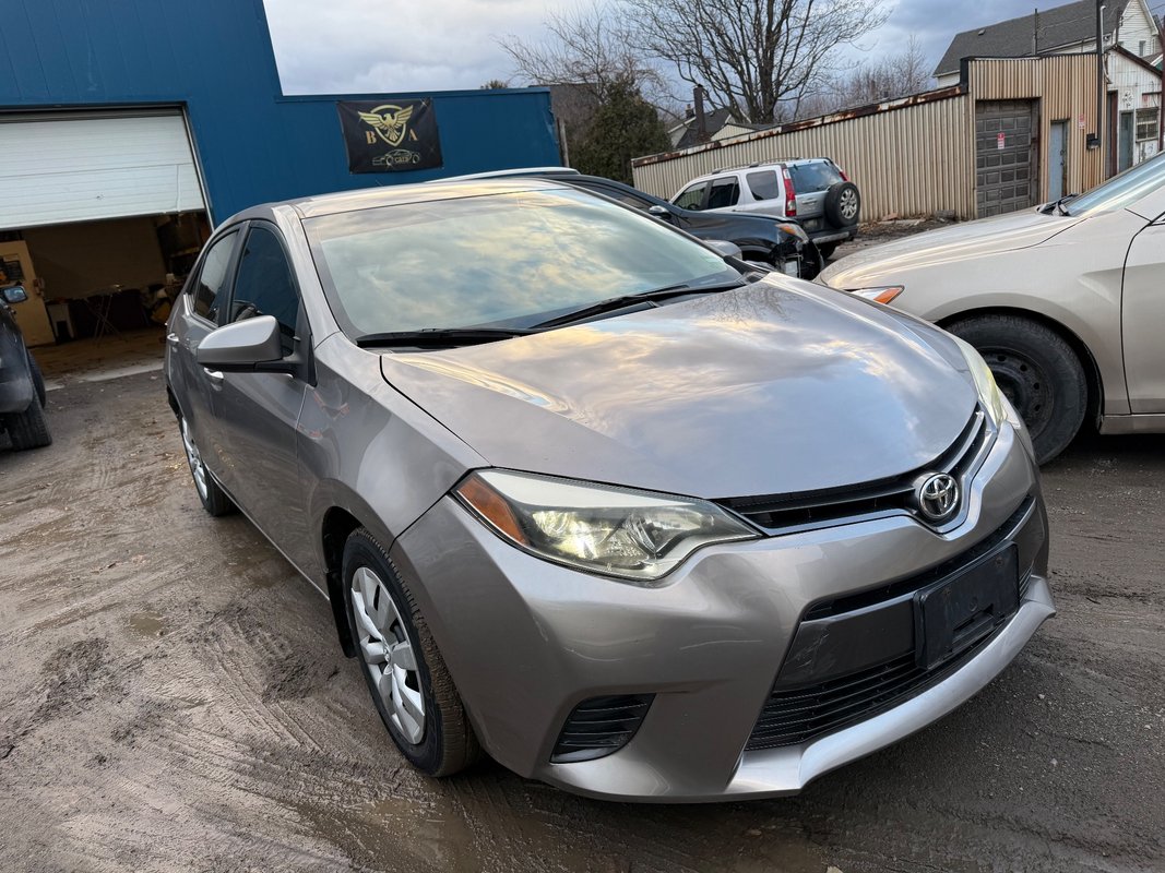 2015 TOYOTA Corolla - Image 2