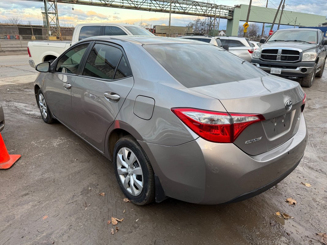 2015 TOYOTA Corolla - Image 5