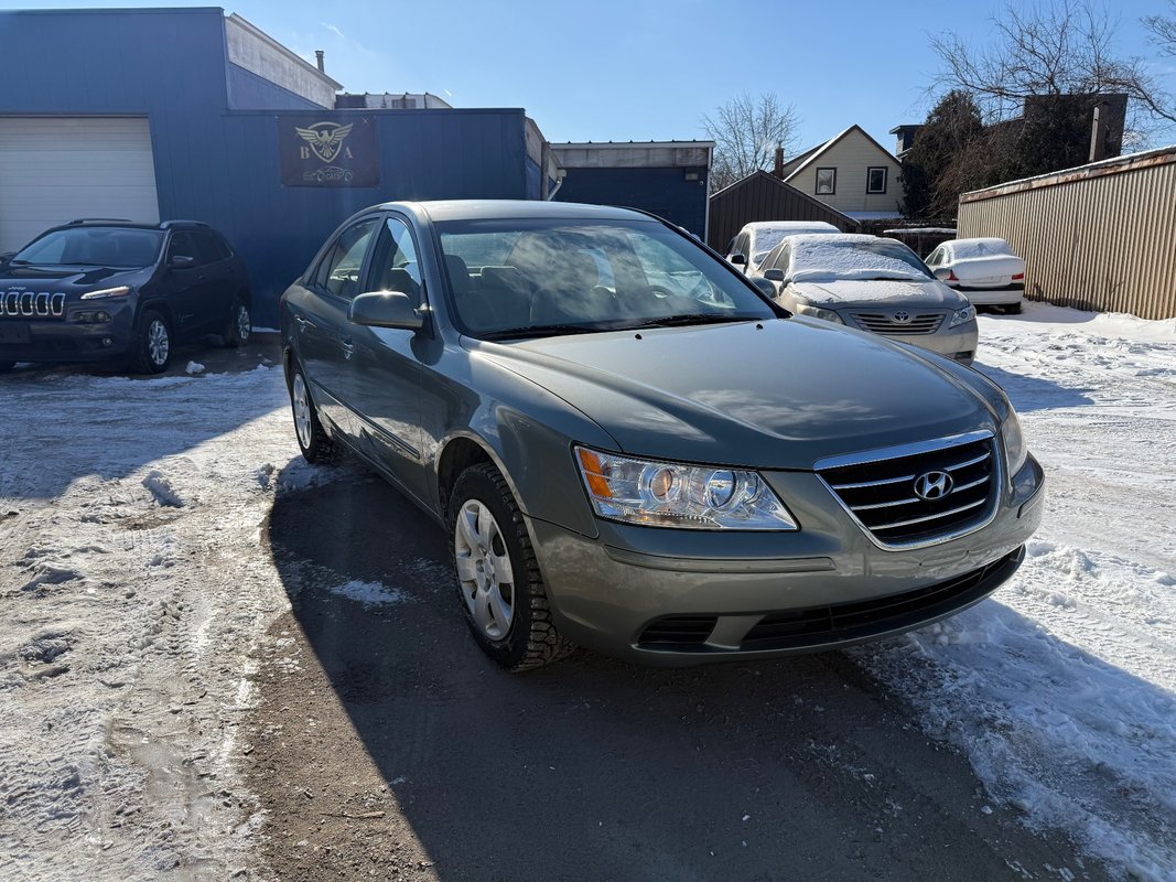 2010 HYUNDAI Sonata - Image 2