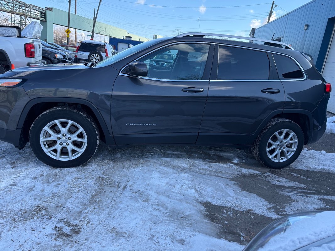 2017 JEEP Cherokee - Image 4