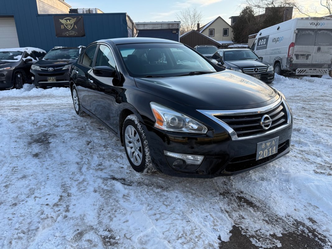 2014 NISSAN Altima - Image 2