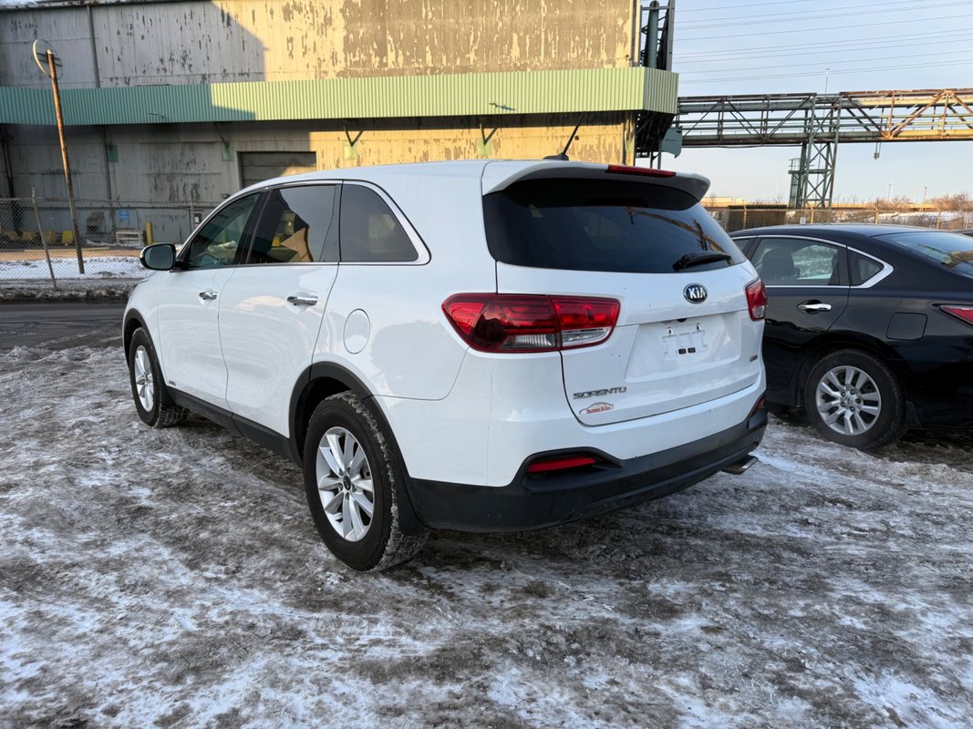 2020 KIA Sorento - Image 4