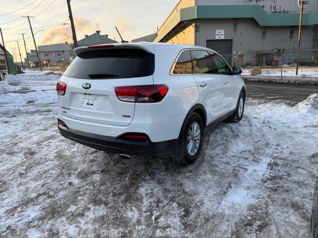 2020 KIA Sorento - Image 5