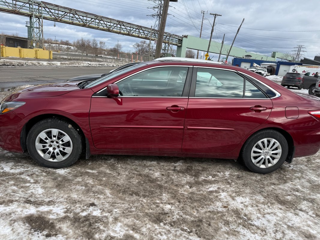 2017 TOYOTA Camry - Image 4