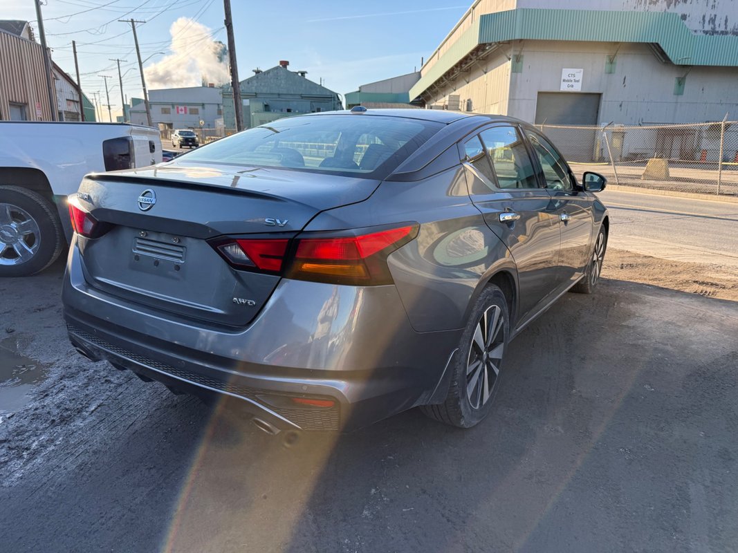 2019 NISSAN Altima - Image 4