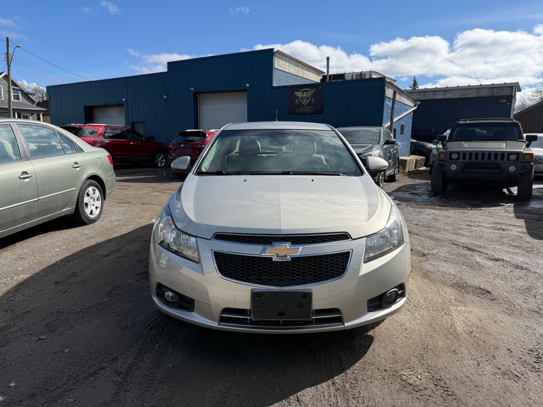 2013 CHEVROLET Cruze - Image 1