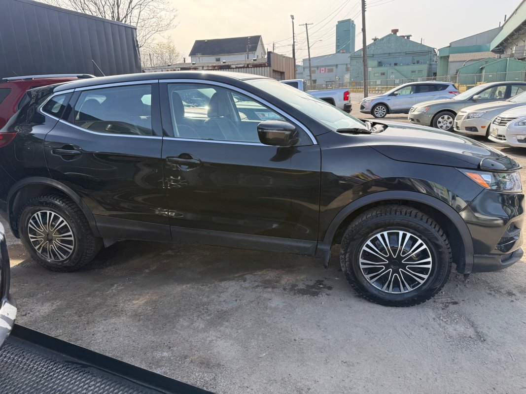 2021 NISSAN Rogue Sport - Image 5