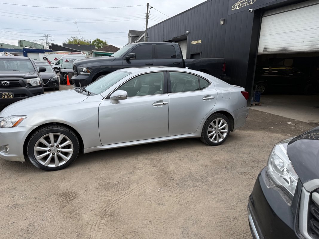 2009 LEXUS IS - Image 5