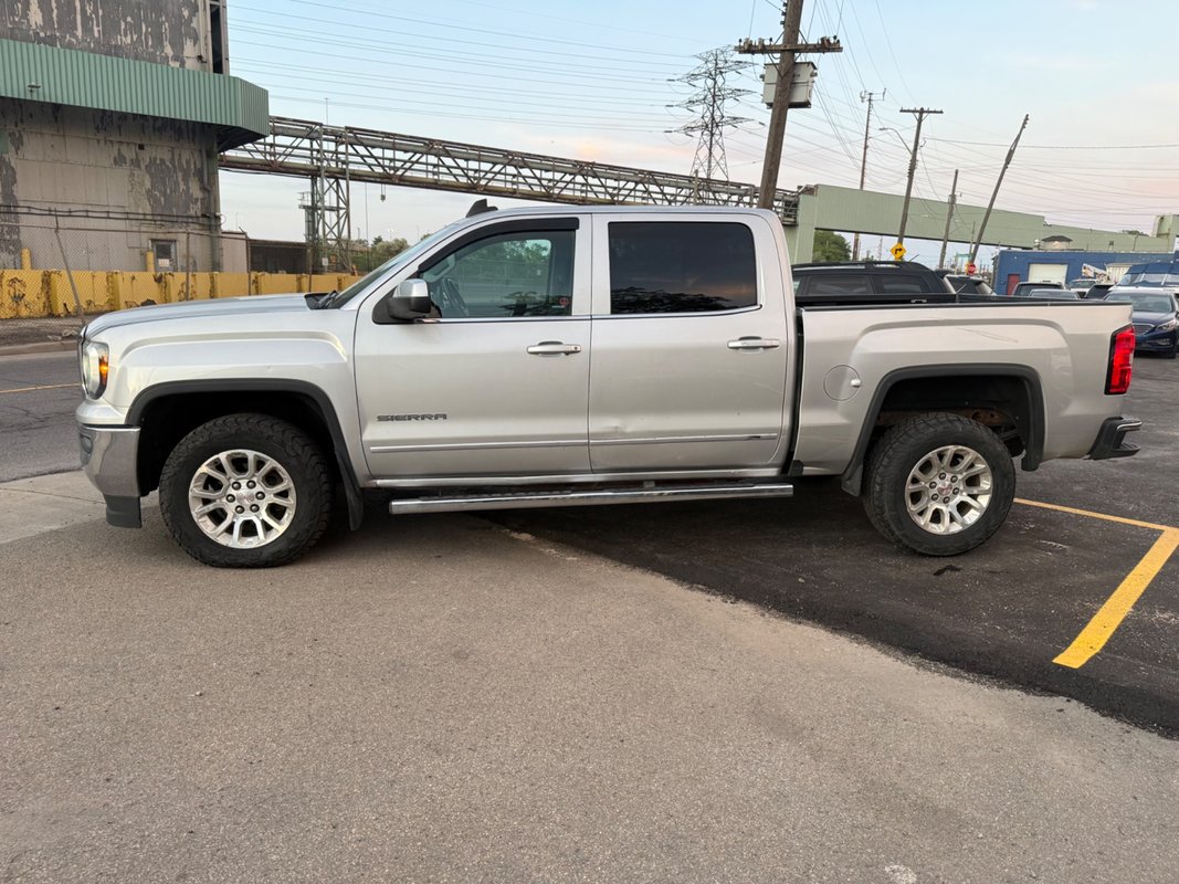 2018 GMC Sierra - Image 4