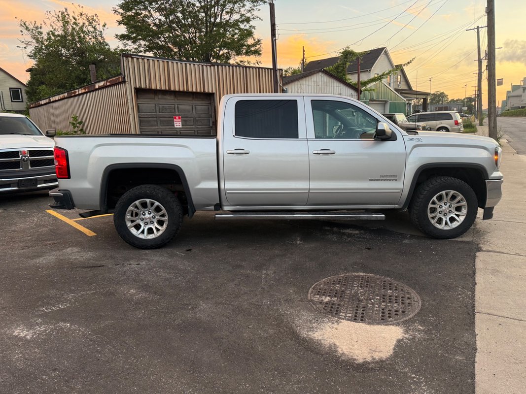 2018 GMC Sierra - Image 5