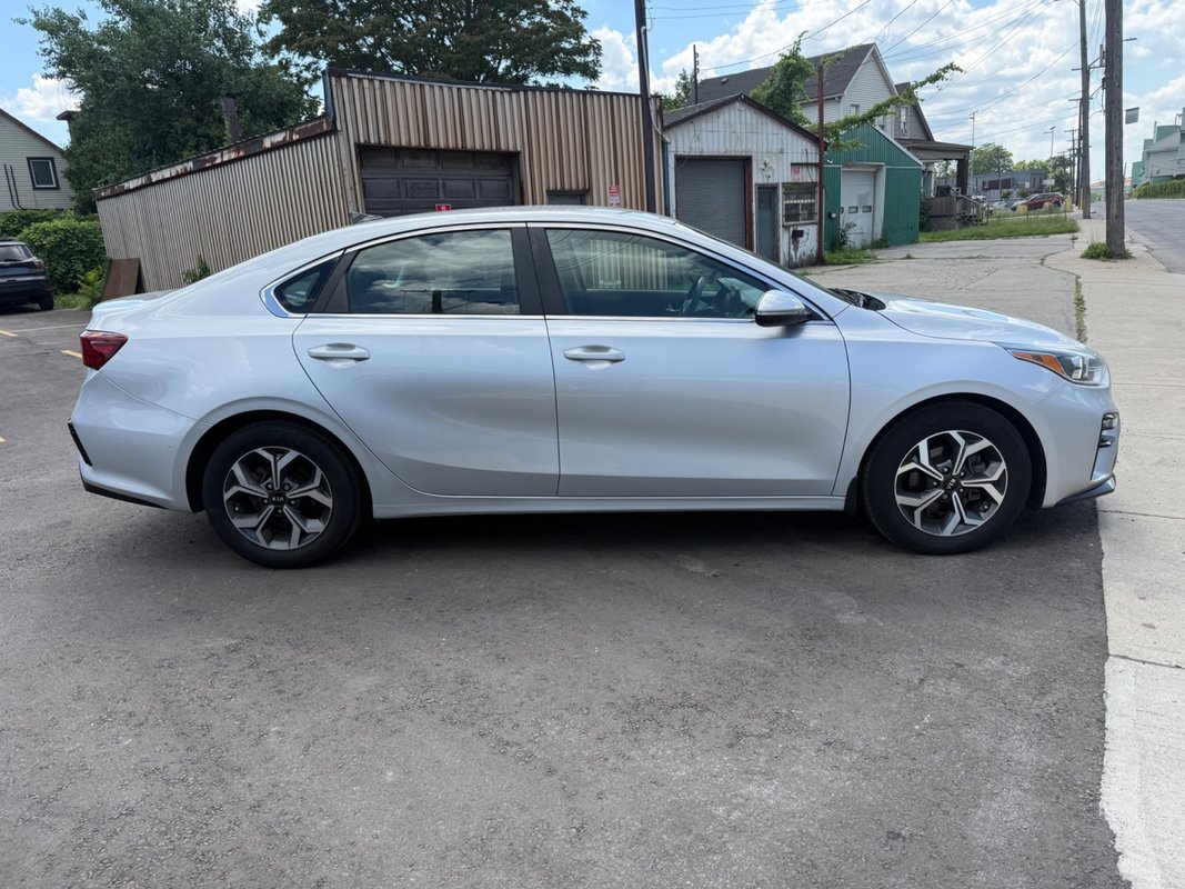 2020 KIA Forte - Image 5