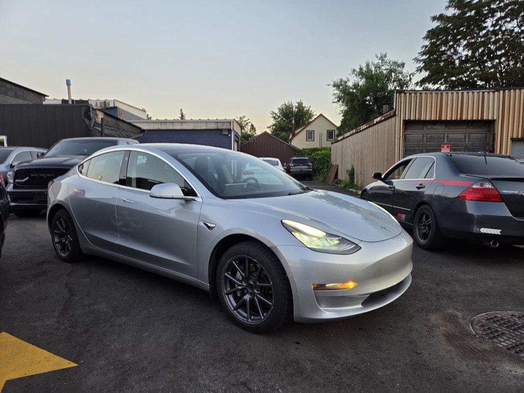 2018 TESLA Model 3 - Image 5