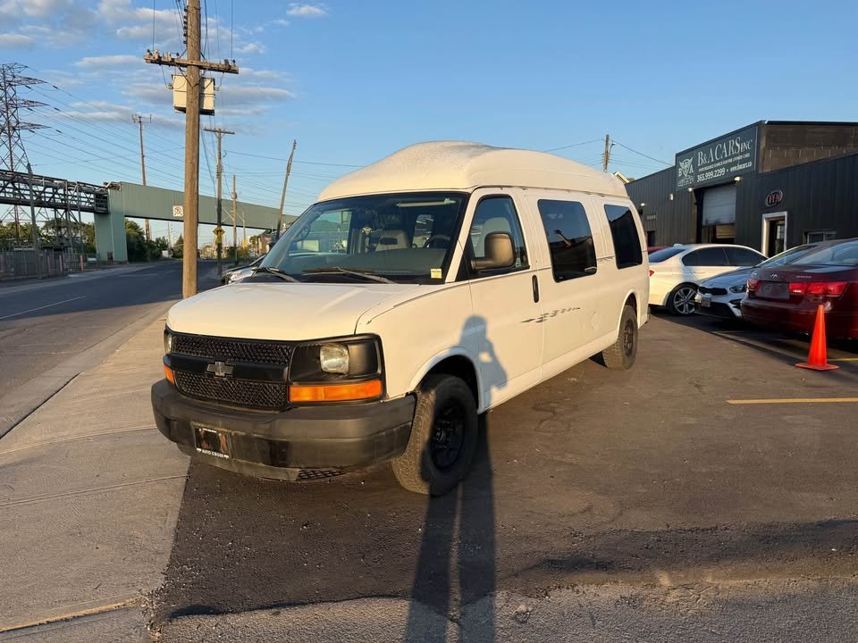 2007 CHEVROLET Express - Image 1