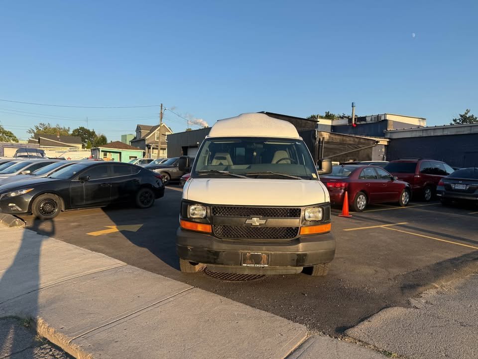 2007 CHEVROLET Express - Image 2