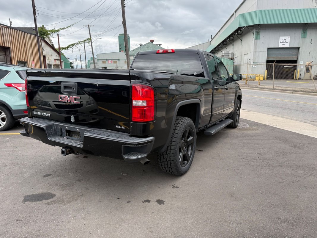 2017 GMC Sierra - Image 5