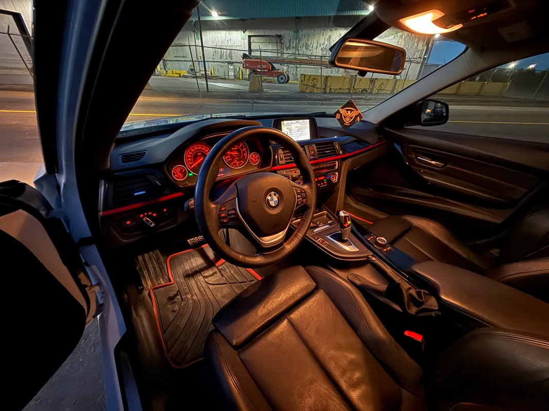 2014 BMW 320i - Image 5