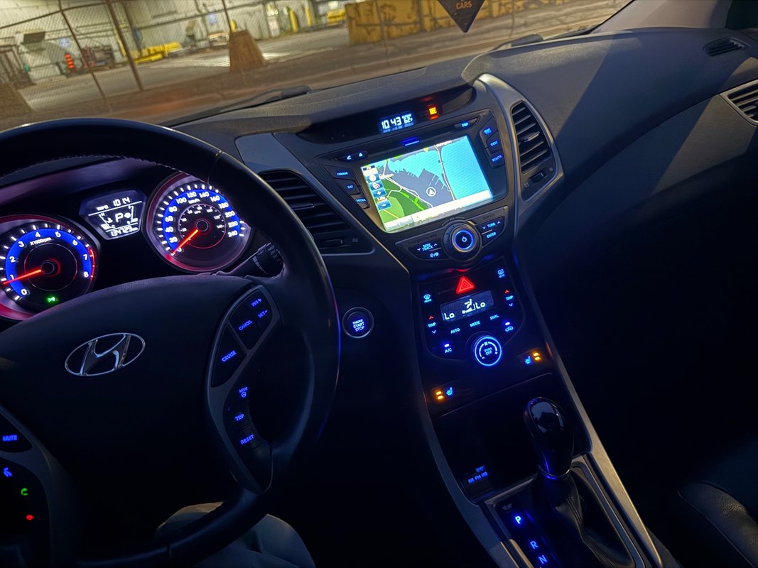 2016 HYUNDAI Elantra - Image 4