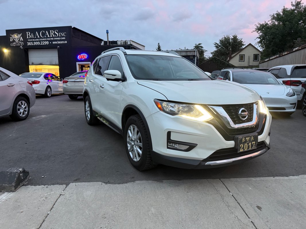 2017 NISSAN Rogue - Image 2