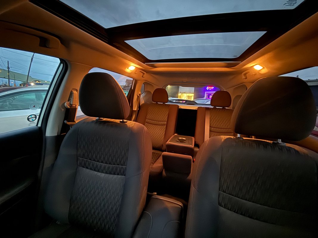2017 NISSAN Rogue - Image 4