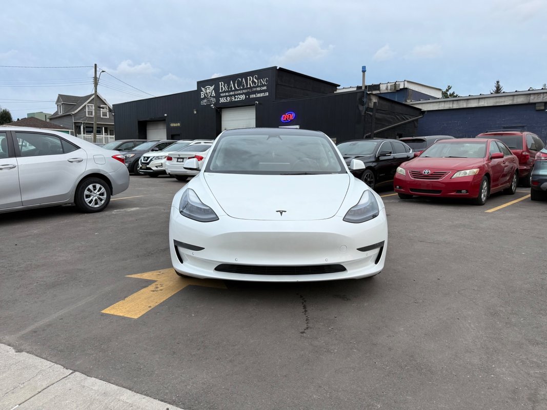 2022 TESLA Model 3