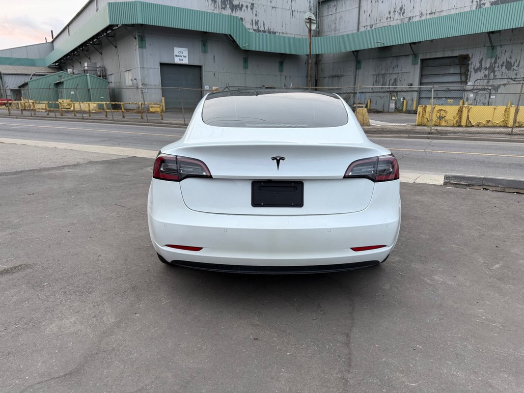 2022 TESLA Model 3 - Image 5